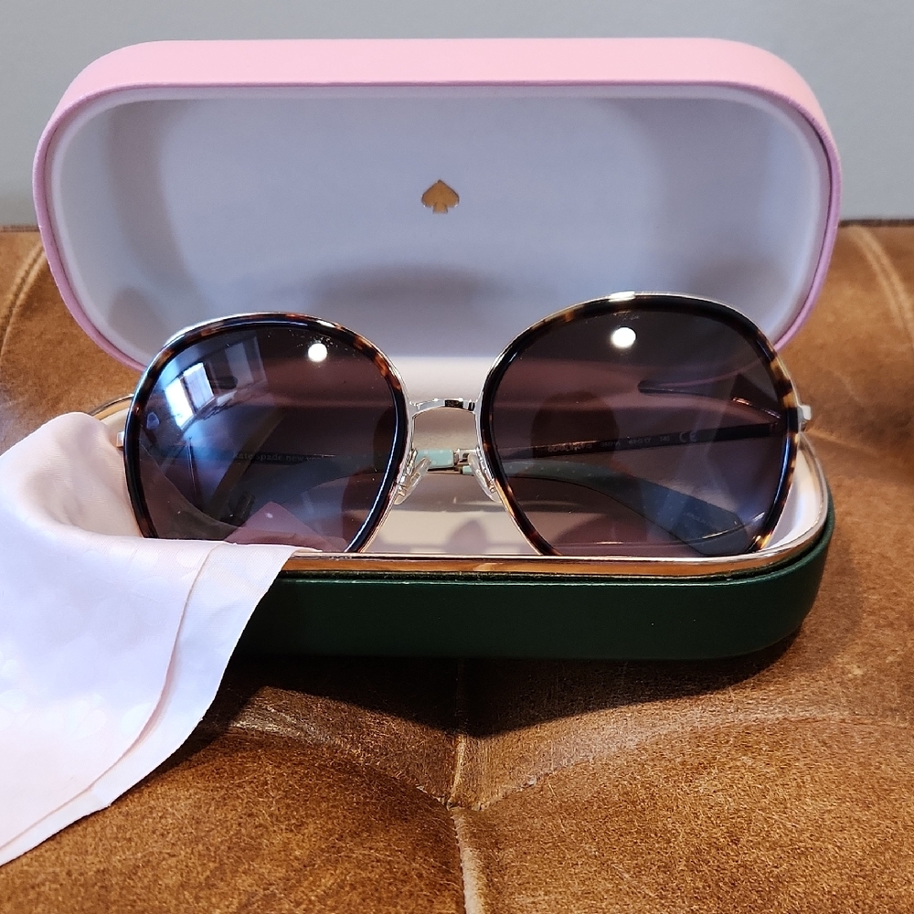 Auth‼️ Kate Spade Tortoise Sunglasses with Original Case (Like New)